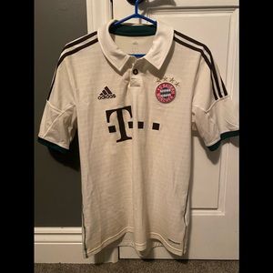 Bayern Munich 13/14 away jersey - Medium